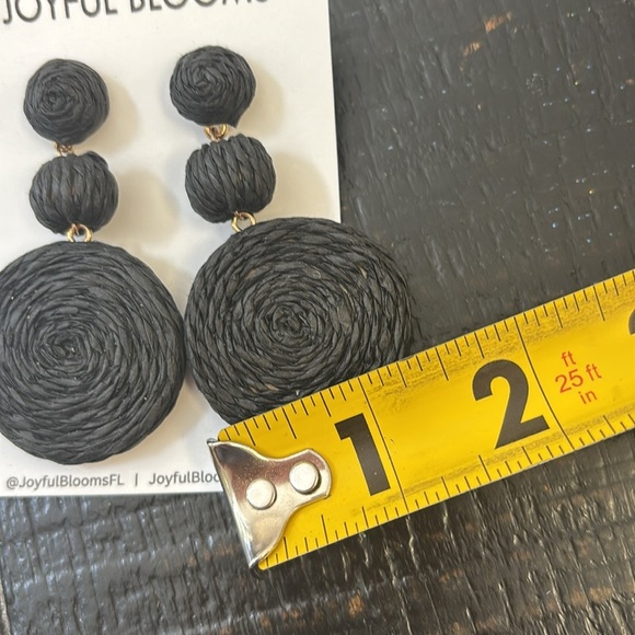 🎈4 LISTINGS FOR $20! Raffia straw Drop black earrings | round earrings - Picture 4 of 4